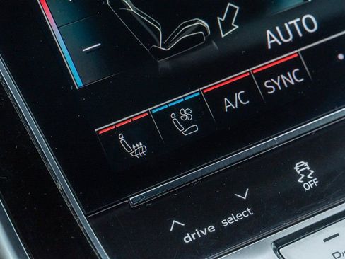 Used 2021 Audi Q8 Prestige image 20