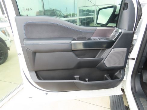 Used 2025 Ford F150 Platinum w/ FX4 Off-Road Package AWD/4WD image 24