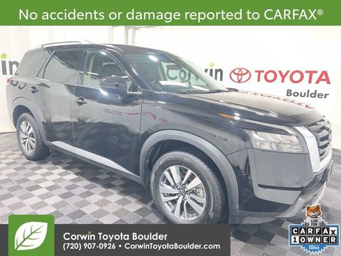 Used 2025 Nissan Pathfinder SL image 1