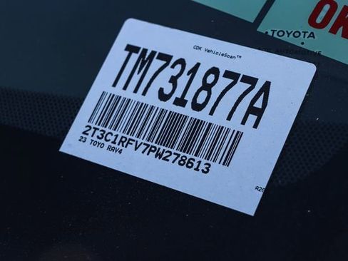 Used 2023 Toyota RAV4 XLE Premium image 31