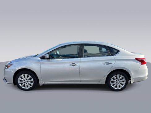 Used 2017 Nissan Sentra SV image 3