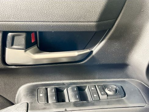Used 2025 Toyota Tacoma TRD Sport AWD/4WD image 16