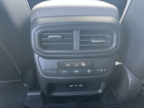 New 2025 Honda Pilot Touring image 13