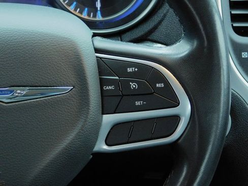 Used 2021 Chrysler 300 Touring L image 16