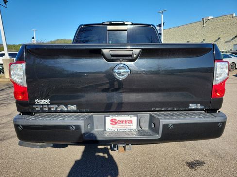 Used 2019 Nissan Titan SL w/ Chrome Package image 27
