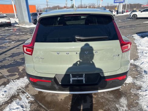 Certified 2025 Volvo XC40 B5 Plus image 6