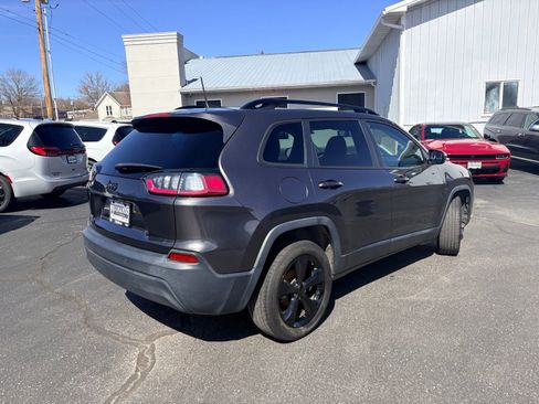 Used 2020 Jeep Cherokee Latitude Plus image 8