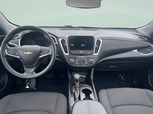 Used 2024 Chevrolet Malibu LT FWD image 9