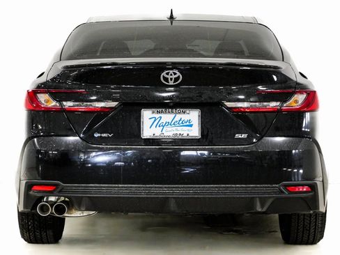 Used 2026 Toyota Camry SE image 7