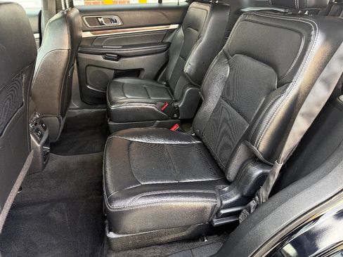 Used 2017 Ford Explorer Limited w/ Equipment Group 301A image 4