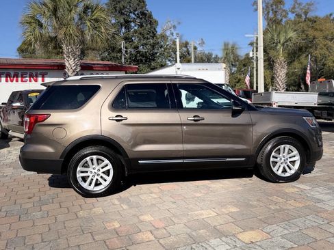 Used 2016 Ford Explorer XLT w/ Equipment Group 202A image 4