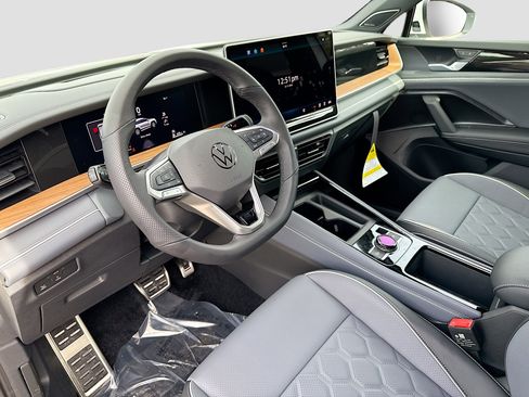 New 2026 Volkswagen Tiguan SEL R-Line image 26