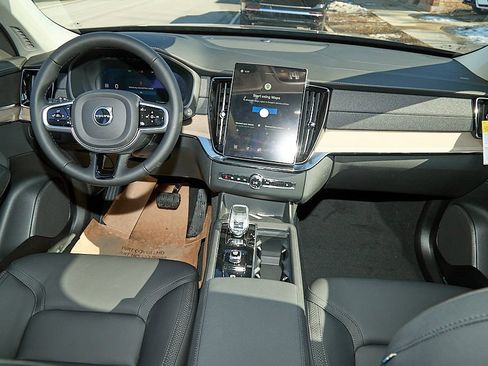 New 2026 Volvo XC90 B5 Plus w/ Protection Package image 25