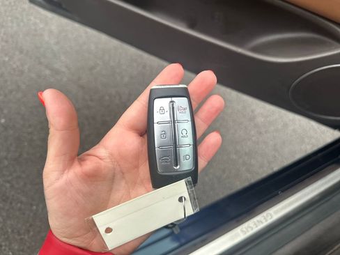 Used 2023 Genesis G80 2.5T image 25