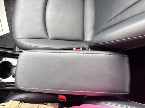 Used 2021 Toyota Prius FWD image 18