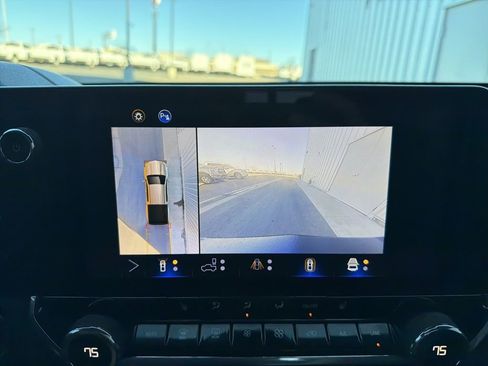 Used 2024 Chevrolet Colorado LT w/ LT Convenience Package II image 23