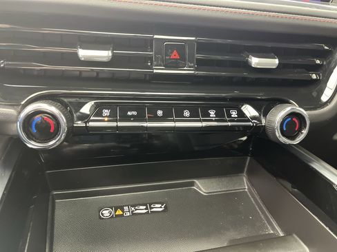 Certified 2025 Chevrolet Suburban RST w/ RST Capability Package image 25