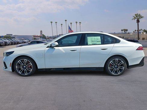 New 2026 BMW 550e xDrive w/ Executive Package image 8