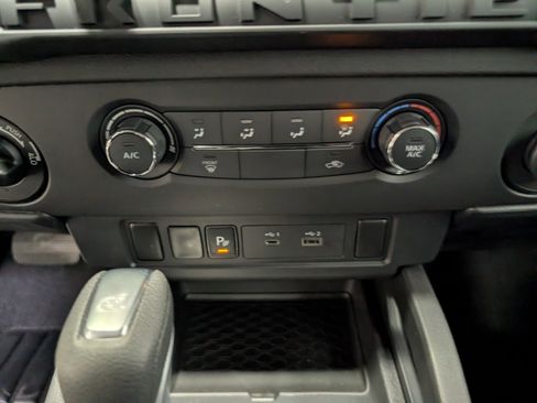 Used 2025 Nissan Frontier S image 21