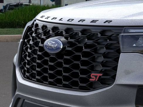 New 2026 Ford Explorer ST image 17