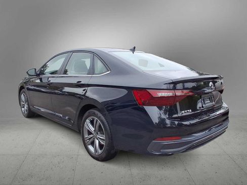 Used 2023 Volkswagen Jetta SE w/ Panoramic Sunroof Package FWD image 6