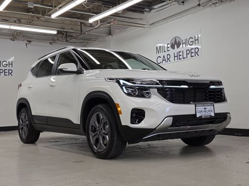 Used 2024 Kia Seltos S AWD/4WD image 5