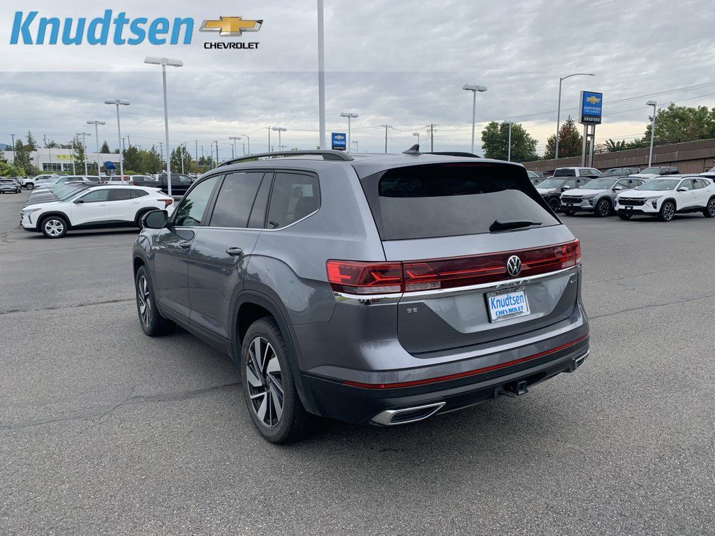 Used 2025 Volkswagen Atlas SE AWD/4WD image 5