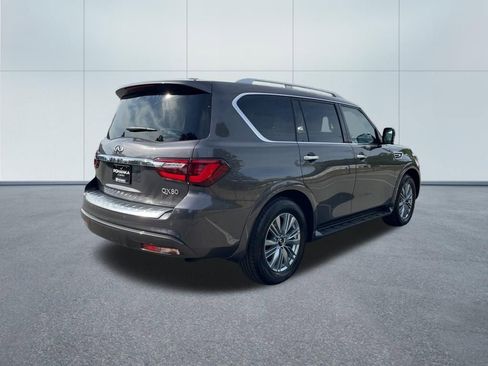 Used 2024 INFINITI QX80 Luxe RWD image 2