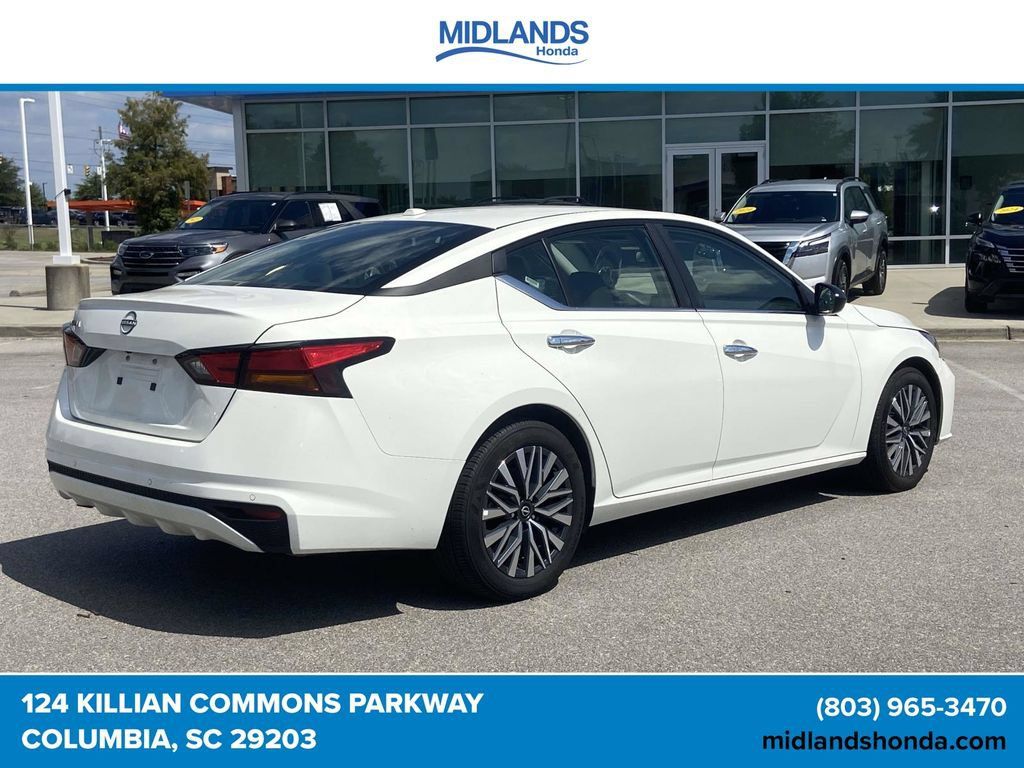 Used 2025 Nissan Altima 2.5 SV FWD image 6
