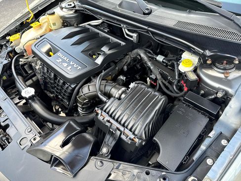 Used 2013 Chrysler 200 Touring image 25