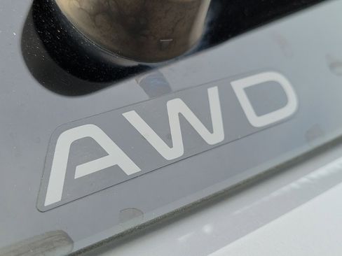 Used 2025 Honda HR-V Sport image 8