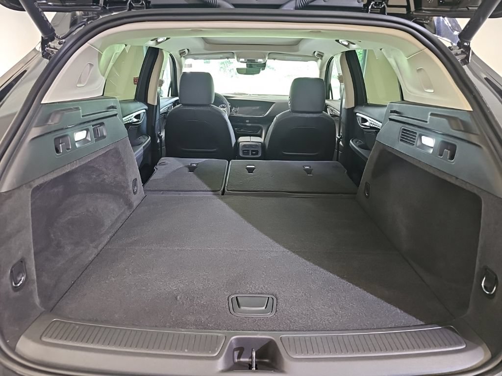 Used 2023 Buick Envision Avenir AWD/4WD image 10
