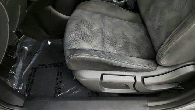 Used 2015 Nissan Rogue S FWD image 48
