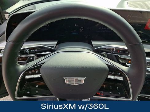 Used 2024 Cadillac Lyriq Luxury AWD/4WD image 4