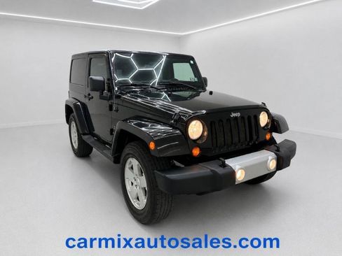Used 2011 Jeep Wrangler Sahara w/ Connectivity Group AWD/4WD image 1