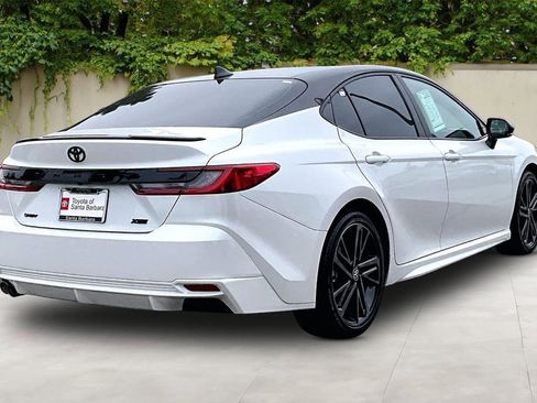 Used 2025 Toyota Camry XSE FWD image 5
