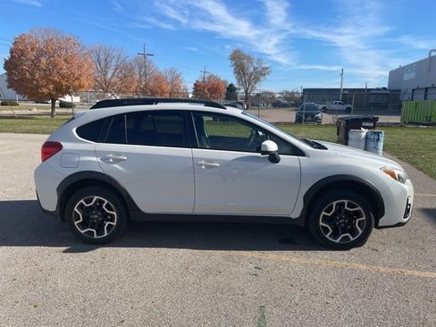 Used 2016 Subaru Crosstrek 2.0i Premium w/ Moonroof Package image 4