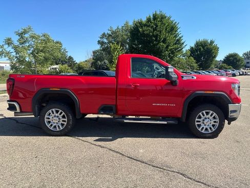Used 2022 GMC Sierra 2500 SLE w/ SLE Convenience Package AWD/4WD image 4