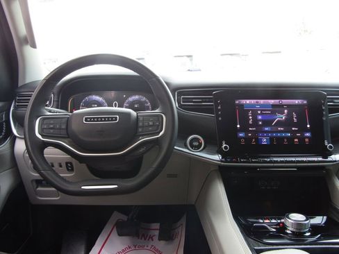 Used 2022 Jeep Wagoneer Series II image 5