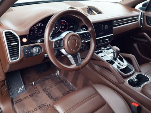Certified 2023 Porsche Cayenne Platinum Edition AWD/4WD image 4