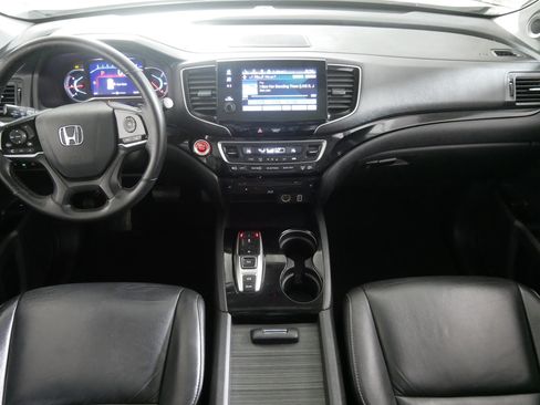 Used 2019 Honda Pilot Touring image 10