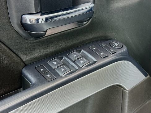 Used 2018 Chevrolet Silverado 1500 LT w/ All Star Edition AWD/4WD image 17