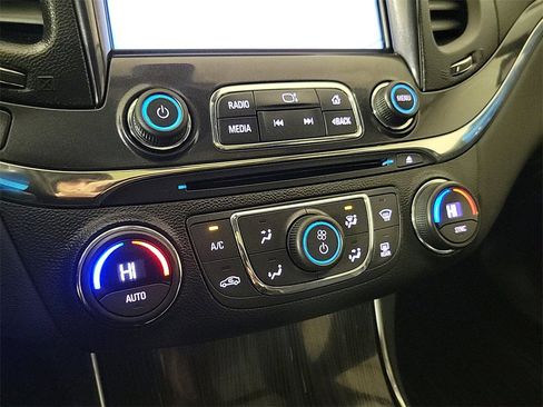 Used 2019 Chevrolet Impala Premier w/ Premier Convenience Package image 19