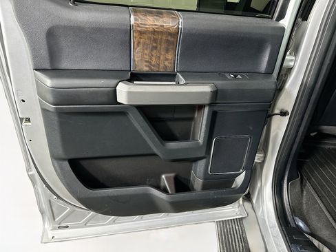 Used 2016 Ford F150 Platinum w/ Equipment Group 701A Luxury image 27