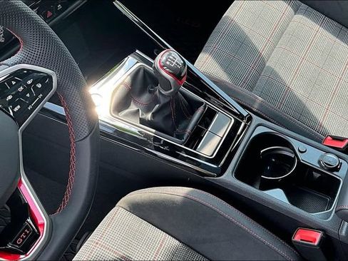 Used 2024 Volkswagen GTI SE w/ MDO Package FWD image 18