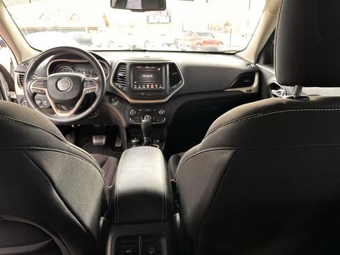 Used 2015 Jeep Cherokee Latitude w/ Comfort/Convenience Group image 20