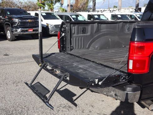Used 2018 Ford F150 Lariat w/ Equipment Group 502A Luxury AWD/4WD image 9
