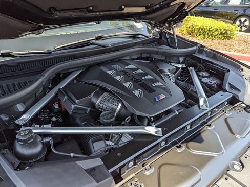 Used 2024 BMW X5 M60i w/ Climate Comfort Package image 35