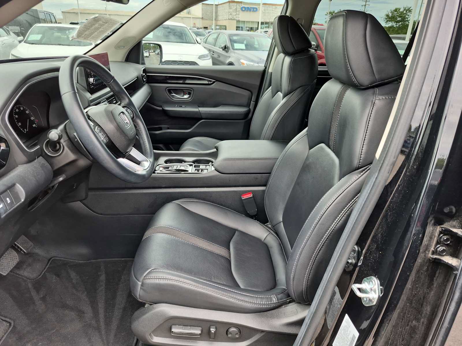 Certified 2025 Honda Pilot Touring image 15