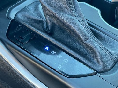 Used 2021 Toyota Highlander LE image 24